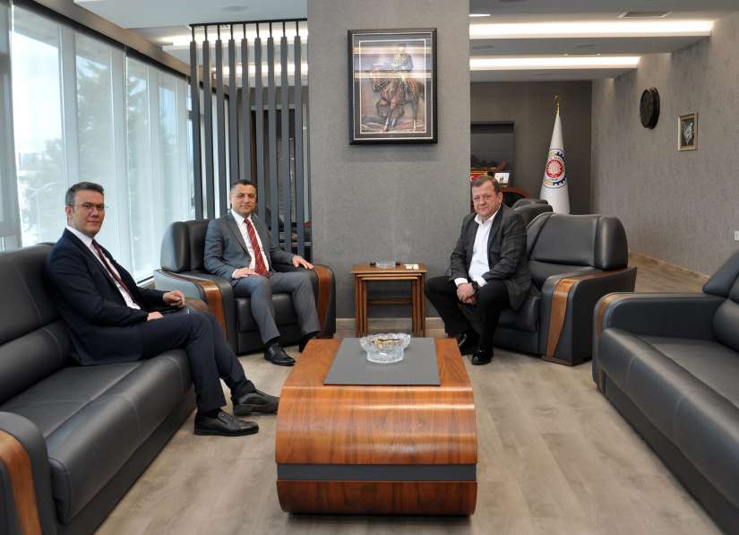 Çorum Halkbank Şube Müdürü Selim Bal'a ve KOBİ Müşteri İlişkileri Uzmanı Semih Gürbüz'e, Yönetim Kurulu Başkanımız Çetin Başaranhıncal'a yapmış oldukları ziyaret için teşekkür ederiz.