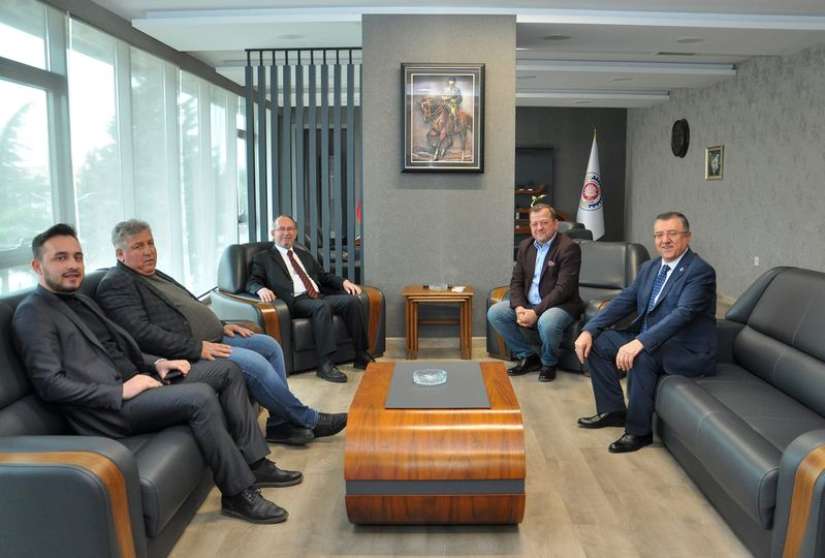 AK Parti Çorum Milletvekili Aday Adayı Av. Hüseyin Kılıç'a, Yönetim Kurulu Başkanımız Çetin Başaranhıncal'a yapmış olduğu ziyaret için teşekkür ederiz.