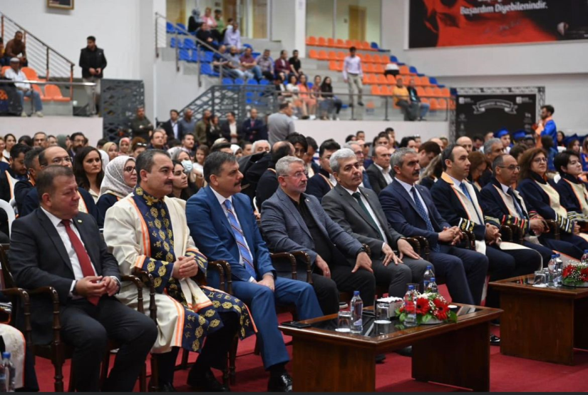 Yönetim Kurulu Başkanımız Çetin Başaranhıncal, Hitit Üniversitesi’nin 2022-2023 Eğitim- Öğretim Yılı mezuniyet törenine katıldı.