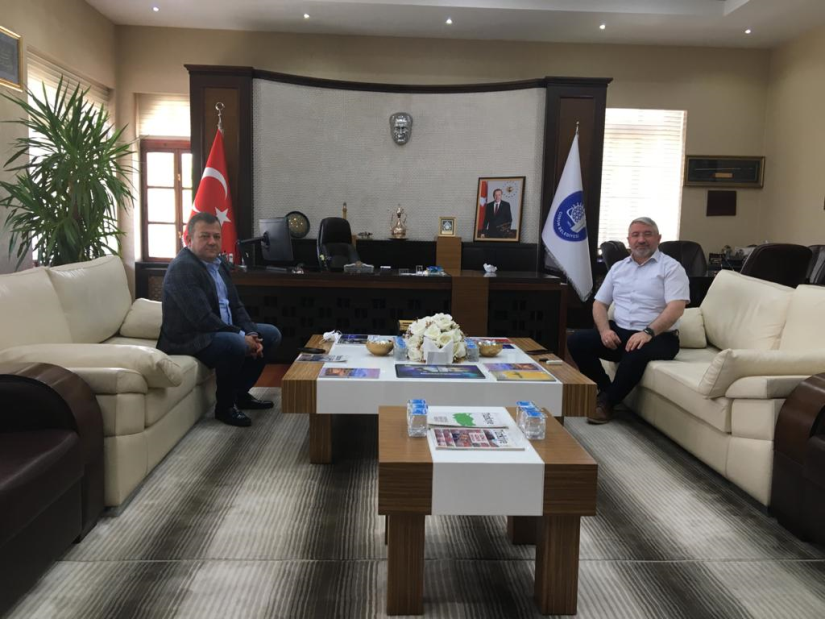 Yönetim Kurulu Başkanımız Çetin Başaranhıncal, Çorum Belediye Başkanı Halil İbrahim Aşgın'a nezaket ziyaretinde bulundu