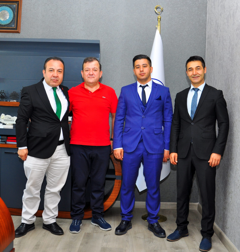 Öz Diyarbakır Sofrası işletme sahipleri Burhan Balcı,Jiyan Altın ve İşletme Müdürü Dursun Ünalan'a,Yönetim Kurulu Başkanımız Çetin Başaranhıncal'a yapmış oldukları ziyaret için teşekkür ederiz.