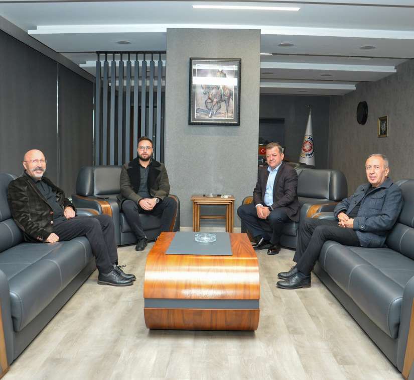 Korcan Boya, Satılmış Boya ve Zafer Eyvaz'a, Yönetim Kurulu Başkanımız Çetin Başaranhıncal'a yapmış oldukları ziyaret için teşekkür ederiz.