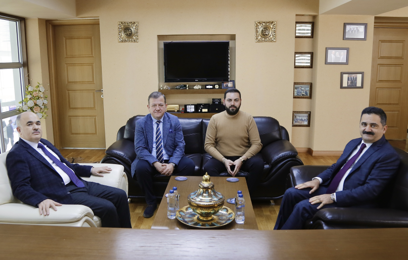 Yönetim Kurulu Başkanımız Çetin Başaranhıncal, Valimiz Sayın Doç. Dr. Zülkif Dağlı ile birlikte, Odamız Meclis Üyesi Evlüce Otomotiv firması sahibi Ali Evlüce’yi ziyaret etti.