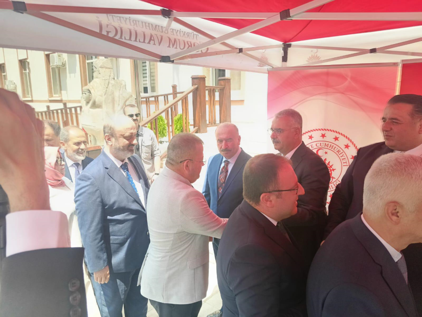 Yönetim Kurulu Başkanımız Çetin Başaranhıncal, Çorum Valiliği ve Çorum Belediyesi tarafından, protokol üyelerinin katılımıyla gerçekleştirilen bayramlaşma törenine katıldı.
