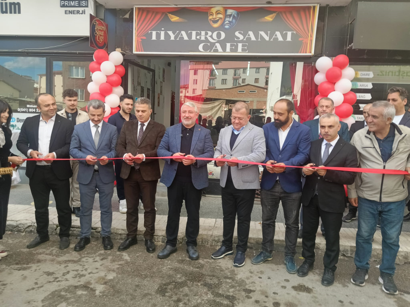 Tiyatro Sanat Cafe’nin açılış töreni