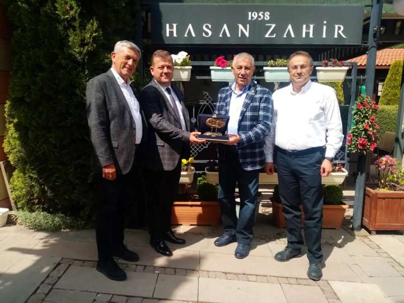 Salihli Ticaret ve Sanayi Odası Meclis Başkanı Süleyman Oral'a ve Yönetim Kurulu Başkanı İbrahim Yüksel'e nazik ziyaretleri için  teşekkür ederiz.