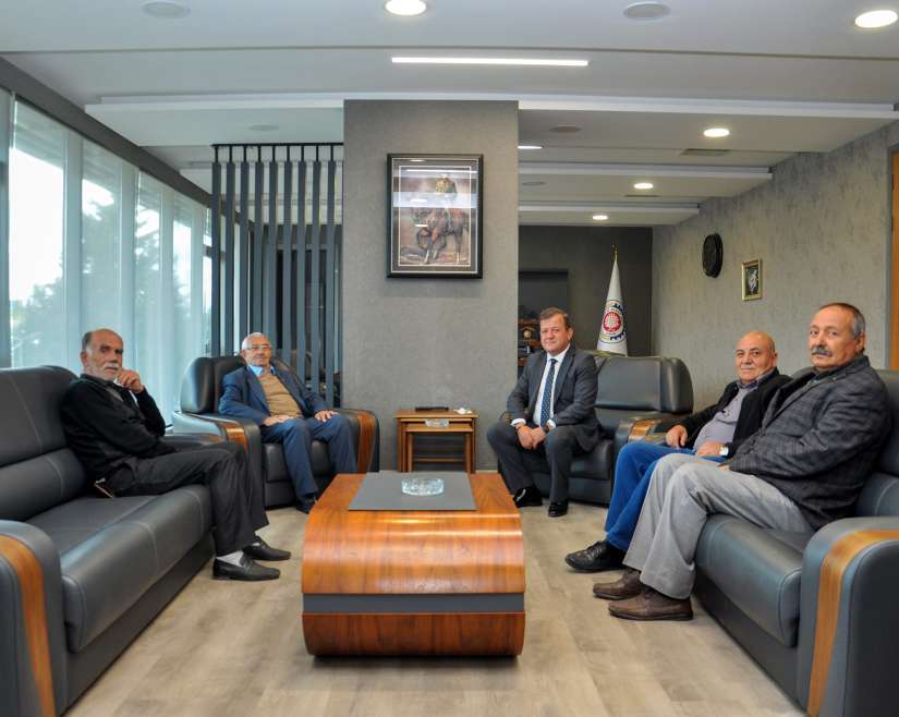 Türkiye Emekliler Derneği Başkanı Hıdır Kınıklı ve Yönetim Kurulu Üyeleri,Yönetim Kurulu Başkanımız Çetin Başaranhıncal'a hayırlı olsun ziyaretinde bulundular.