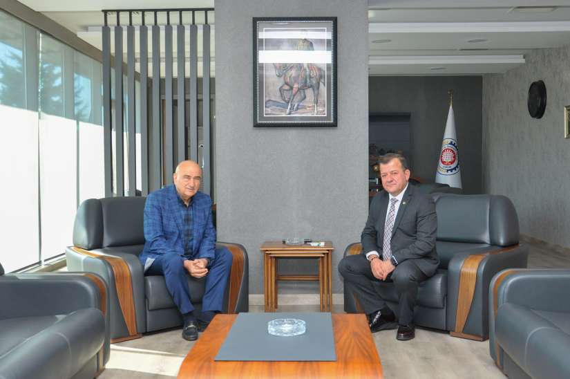 Cazgır A.Ş firma sahibi Orhan Cazgır, Yönetim Kurulu Başkanımız Çetin Başaranhıncal'a hayırlı olsun ziyaretinde bulundu.