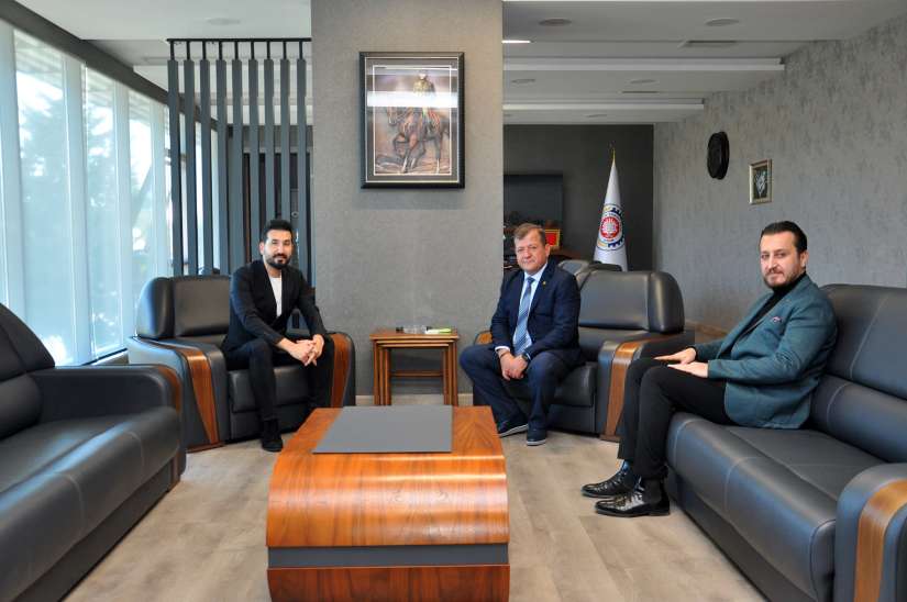 Av. Kasım Aksoy, Yönetim Kurulu Başkanımız Çetin Başaranhıncal'a hayırlı olsun ziyaretinde bulundu. Ziyarette Yönetim Kurulu Üyelemiz Doğan Keskin de yer aldı.