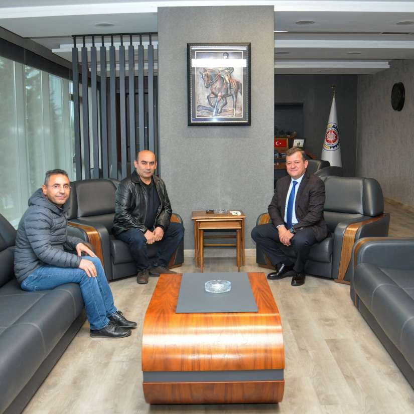 Dura Makine ve Dura Lazer firması sahiplerinden Macit Çabuk ve işletme Müdürü Abdullah Bülbül, Yönetim Kurulu Başkanımız Çetin Başaranhıncal'a hayırlı olsun ziyaretinde bulundular.
